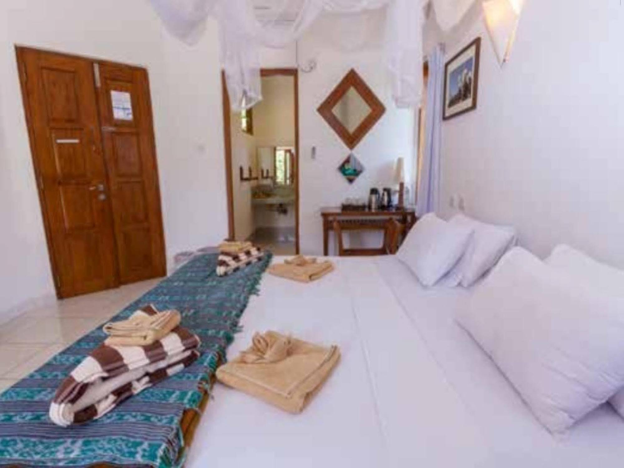Bajo Komodo Eco Lodge Labuan Bajo Dış mekan fotoğraf