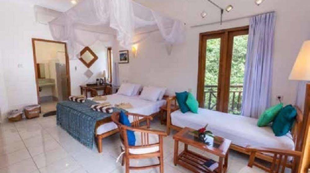 Bajo Komodo Eco Lodge Labuan Bajo Dış mekan fotoğraf