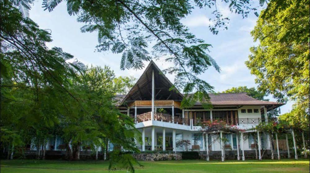 Bajo Komodo Eco Lodge Labuan Bajo Dış mekan fotoğraf